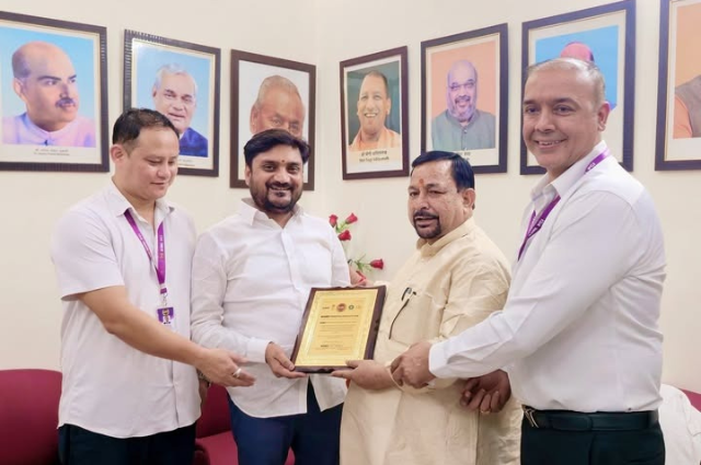 Honorable Mr. Mukesh Rajput MP Farrukhabad (U.S.) Q. Honored ) by presenting MSME PCI symbol.